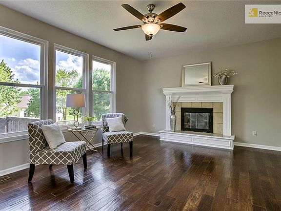 Great Room with Gorgeous Hardwood Floors & Brand New Windows!