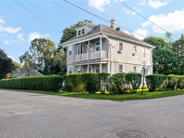 207 Welfare Ave, Warwick, RI 02888