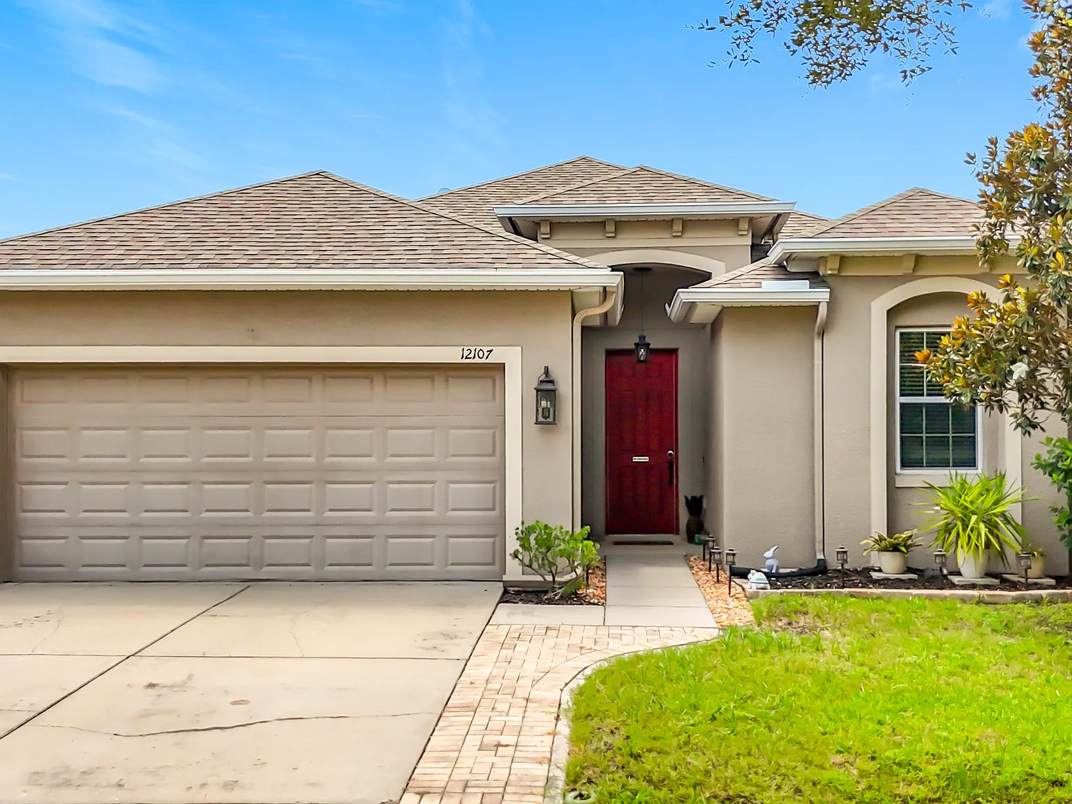4 bed, 1930 sqft, $2,800 — Photo 1