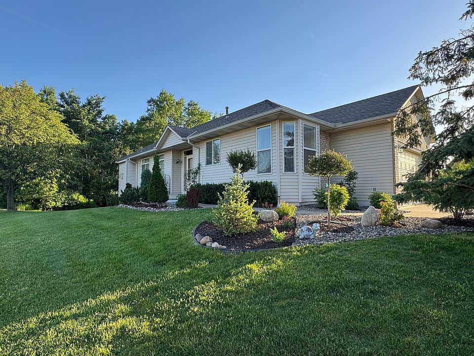 1st image of 474 Bluebird Ln