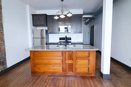 2611 Vine St Photo 1