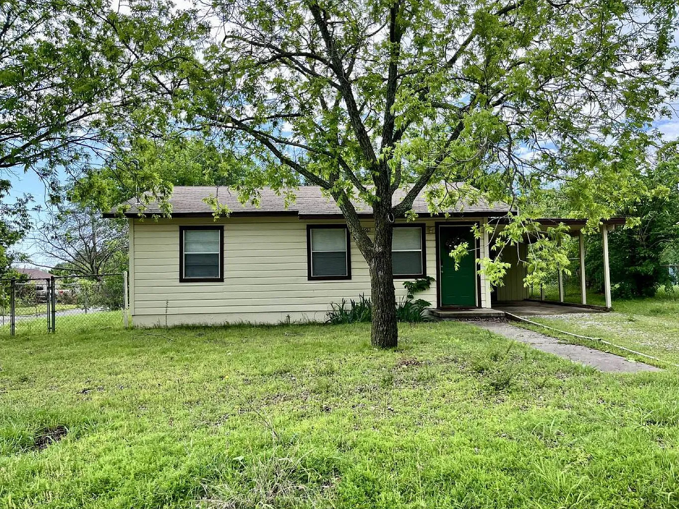 1612 Wayne St — Photo 1