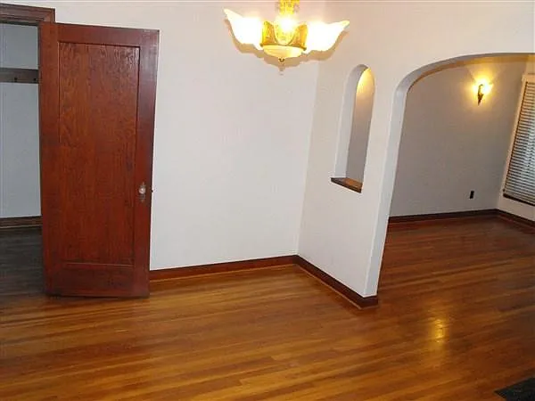 410 W Walnut St — Photo 13