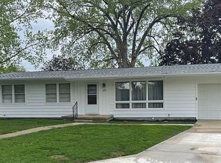 123 Shady Lane Dr, Dixon, IL 61021