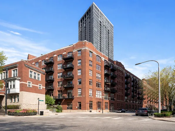360 W Illinois St APT 306, Chicago, IL 60654