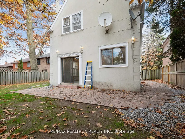 6 Woodvale Cres — Photo 24
