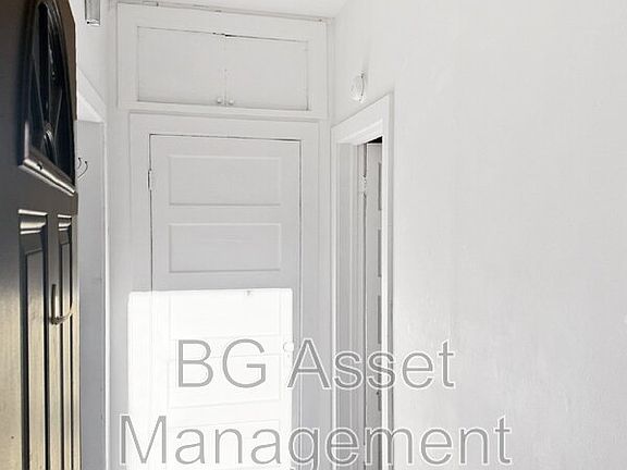 3rd image of 859 California Blvd #B