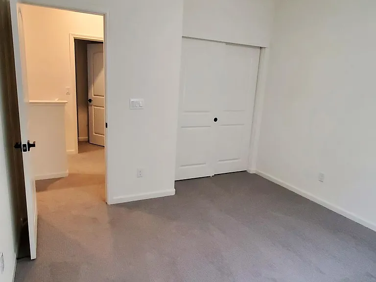 2433 Buzz Aldrin Way — Photo 43