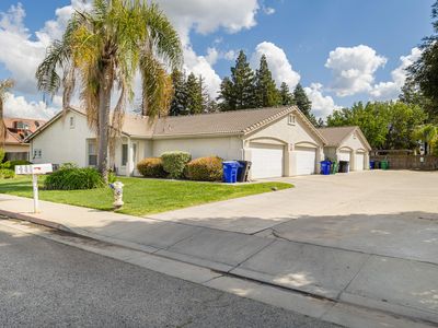 1939 W Roby Avenue, Porterville, CA, 93257