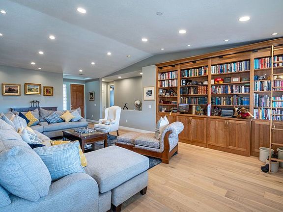 5th image of 2329 N Prospector Ln