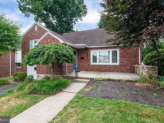 4th image of 118 Emerald Ave
