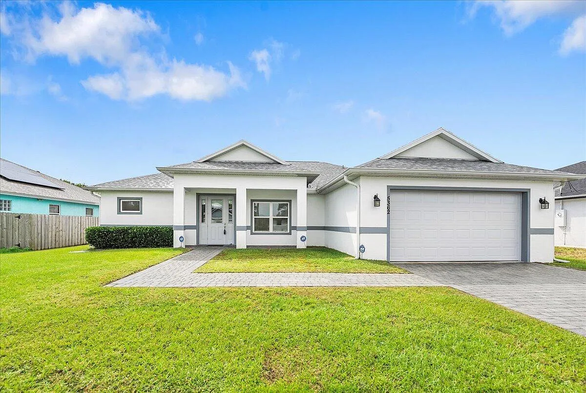 4 bed, 2.0 bath, 2036 sqft, $2,995 — Photo 3