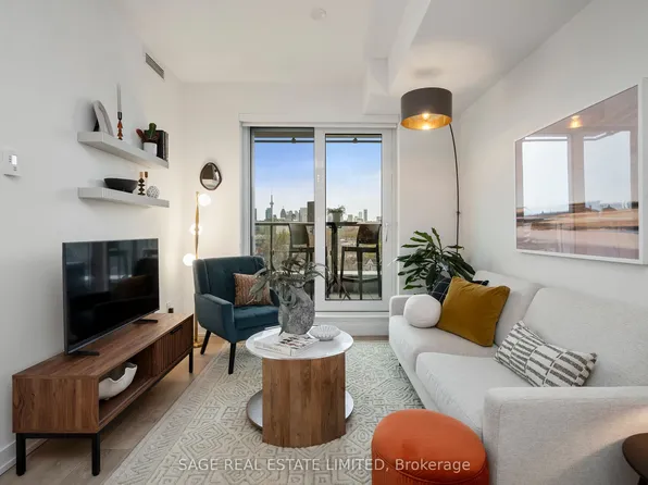 150 Logan Ave #606, Toronto, ON M4M 0E4