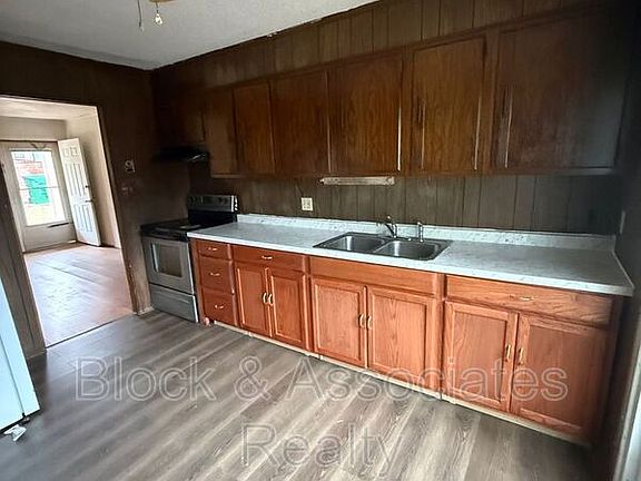 3rd image of 309 N Hall St #A