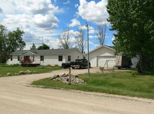555 W Brook Dr, Horace, ND 58047