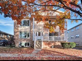 4621 Raymond Ave APT 1S, Brookfield, IL 60513