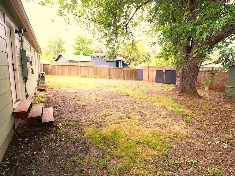 1690 Wilson St — Photo 20