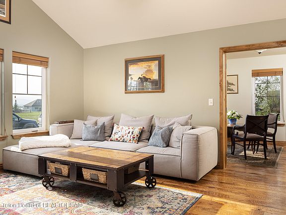 2nd image of 5019 Cinder Cone Dr