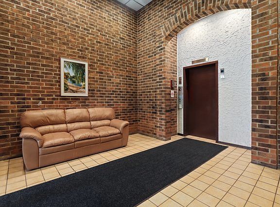3rd image of 350 Plum Creek Dr APT 106