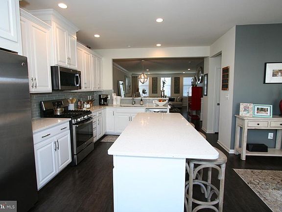 5th image of 43000 Rosemount Woods Ter