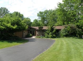 2715 Fieldside Ct, Brookfield, WI 53005