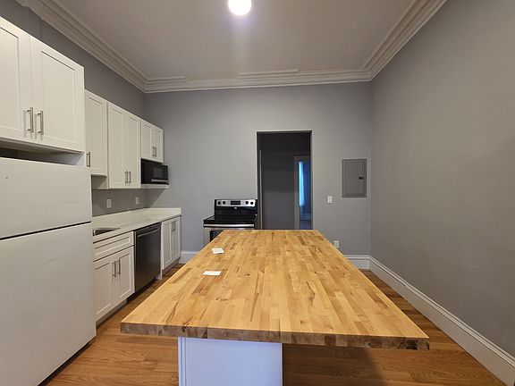 2nd image of 98 Mount Pleasant Ave #1