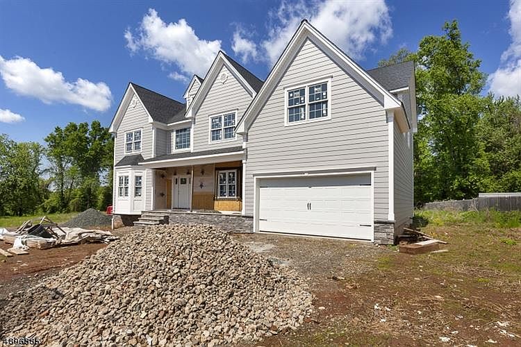 2nd image of 4 Hartman Ct