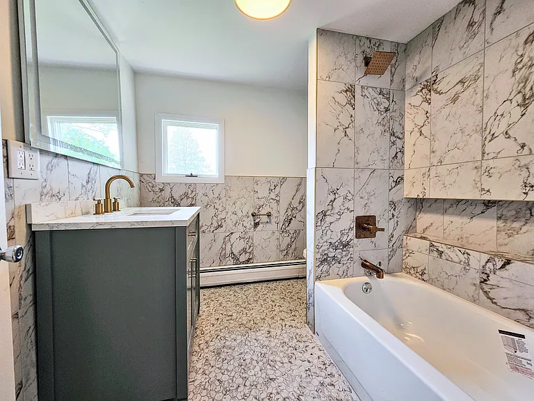 12 Franklin St — Photo 8