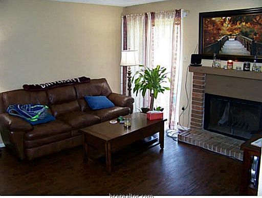 3rd image of 1901 Holleman Dr W APT 507