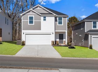 405 Yellowstone Trl, Gray Court, SC 29645