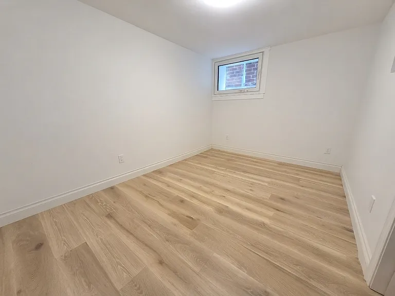 102 Donlands Ave #LOWER — Photo 15