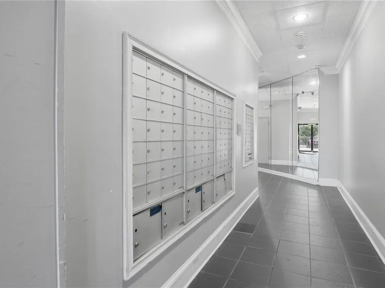 2285 Peachtree Rd NE #709 — Photo 30