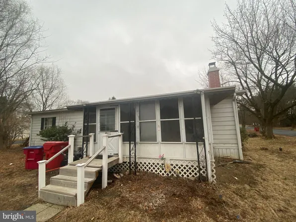 8966 Breinig Run Cir, Breinigsville, PA 18031