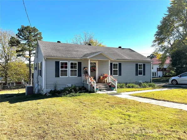 208 Locust St, Richland, MO 65556