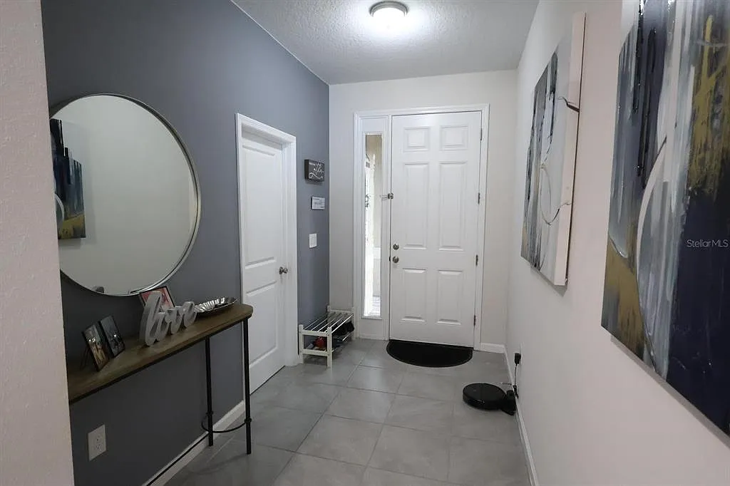 3 bed, 2.0 bath, 1456 sqft, $2,550 — Photo 2