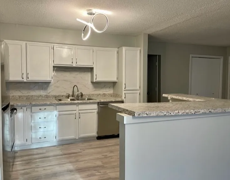 4881 Woodland Ave #4 — Photo 2