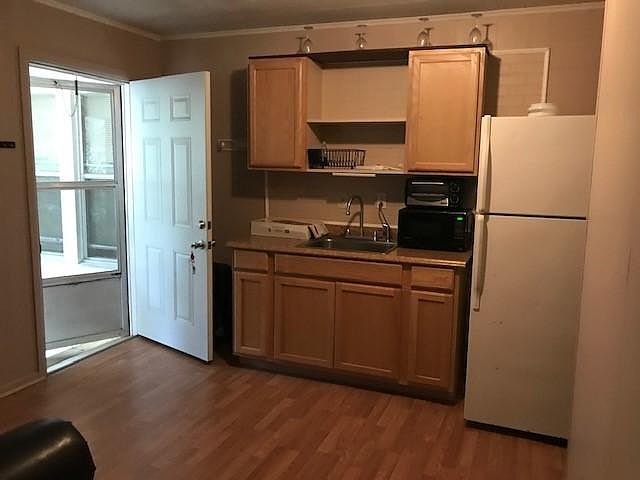 2nd image of 318 Sphilbrick #1