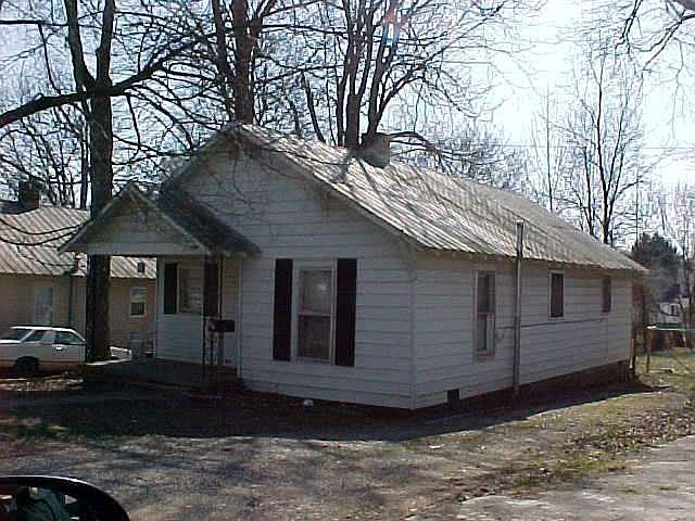 1st image of 106 Ivy St
