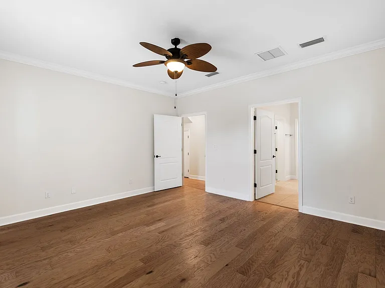 5005 NW 11th Pl — Photo 14