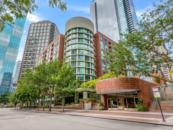 440 N McClurg Ct APT 607, Chicago, IL 60611