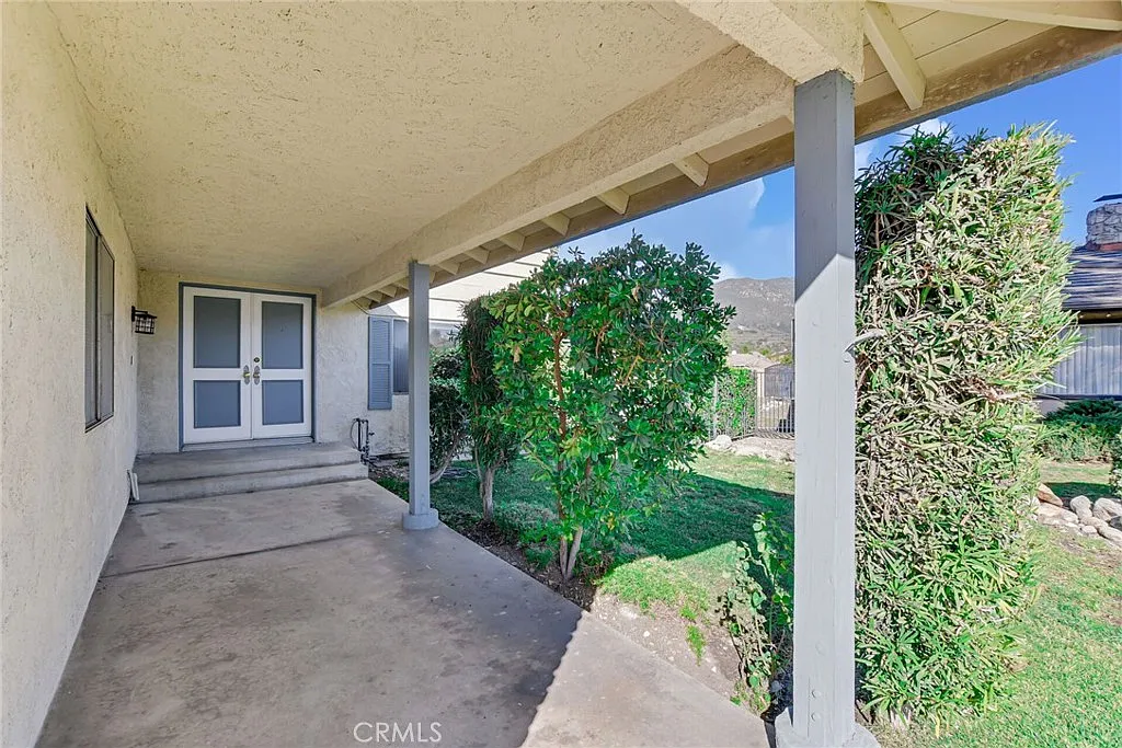 4 bed, 2.5 bath, 2160 sqft, $4,250 — Photo 3