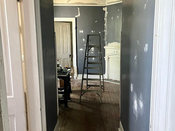 3rd image of 4016 Cleveland Ave