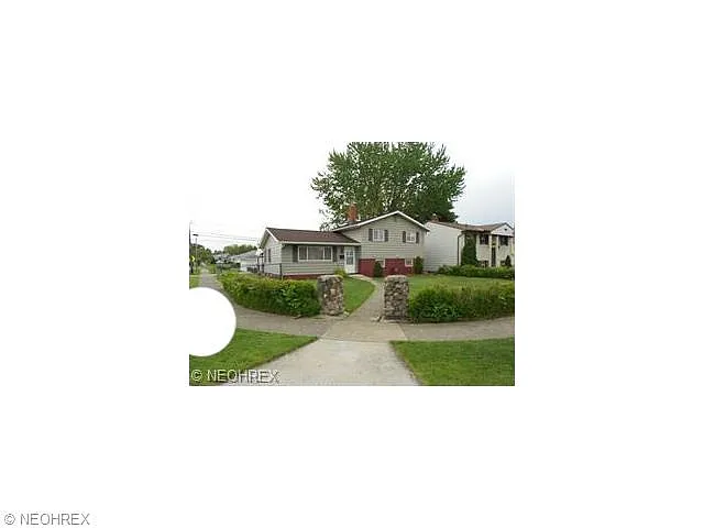 16251 Richard Dr photo 1