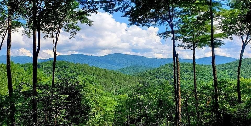 1st image of 3 Gold Ridge Trl