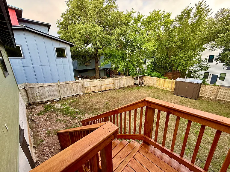 1304 Singleton Ave — Photo 10