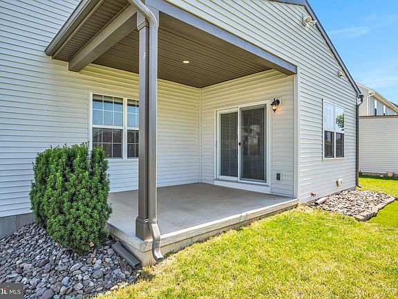 4th image of 223 Wright Dr