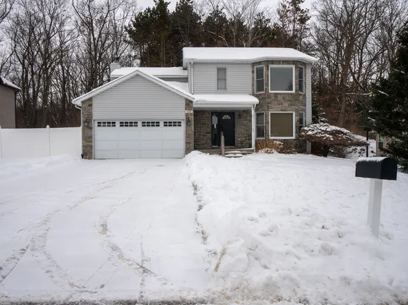 118 Jamestown Dr, Metamora, MI 48455