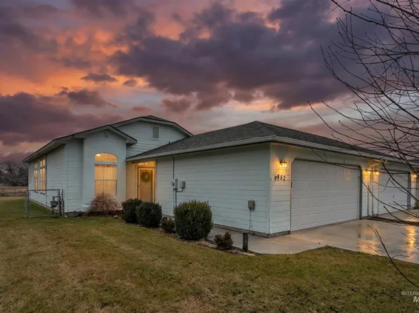 352 S Valley Dr, Nampa, ID 83686
