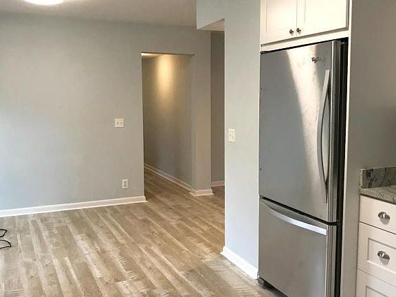 2nd image of 813 Amelia Dr
