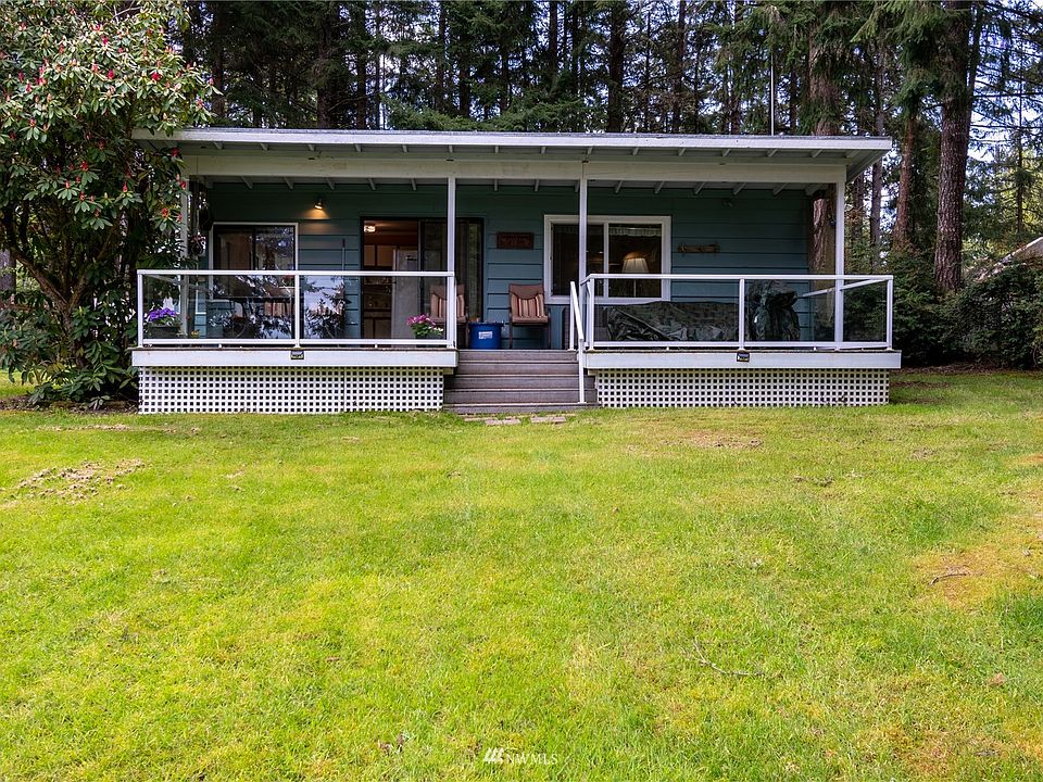 Herron Island 2BD 1BA get away cabin on 14,400 SQ Ft lot facing Carr Inlet with peep a boo view. >